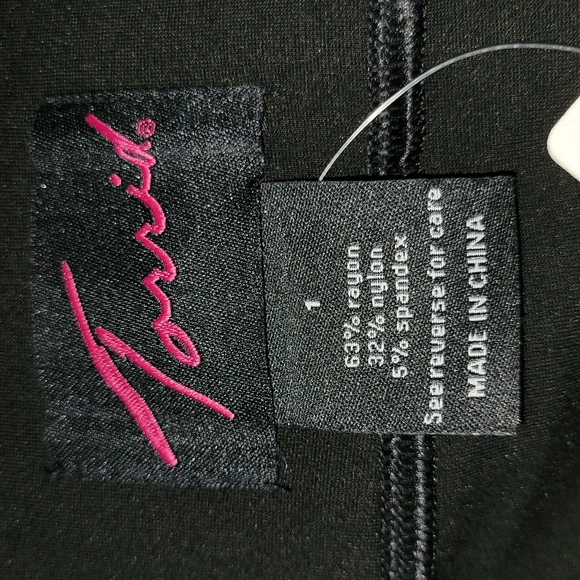 Torrid Size 1 Black Skirt with Sequins - Picture 3 of 3